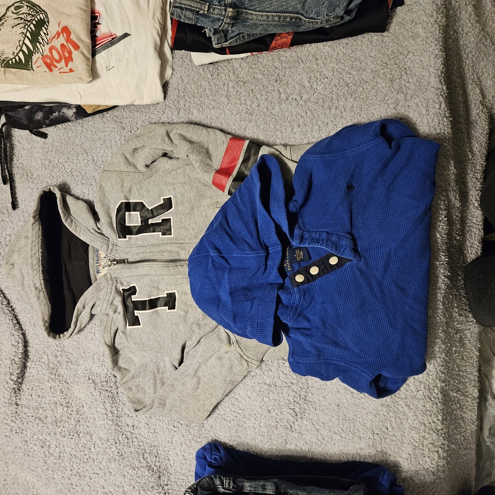 Size 4 Boys Hoodie And Hooded Long Sleev Shirt Bundle